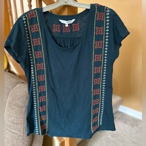 Sonoma women’s embroidered T-shirt